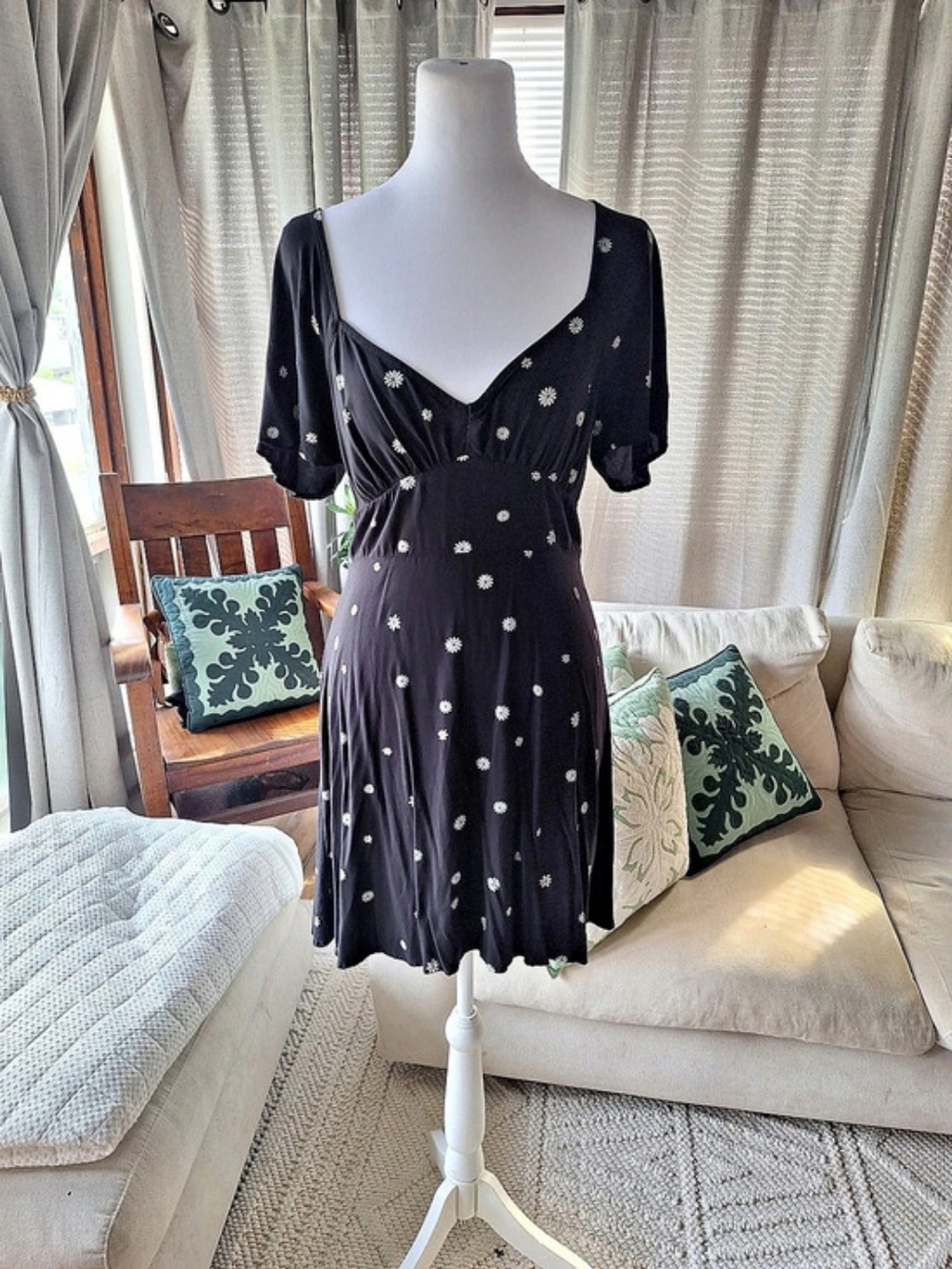 Abound Floral Mini Dress in Black & White Size Small Like New